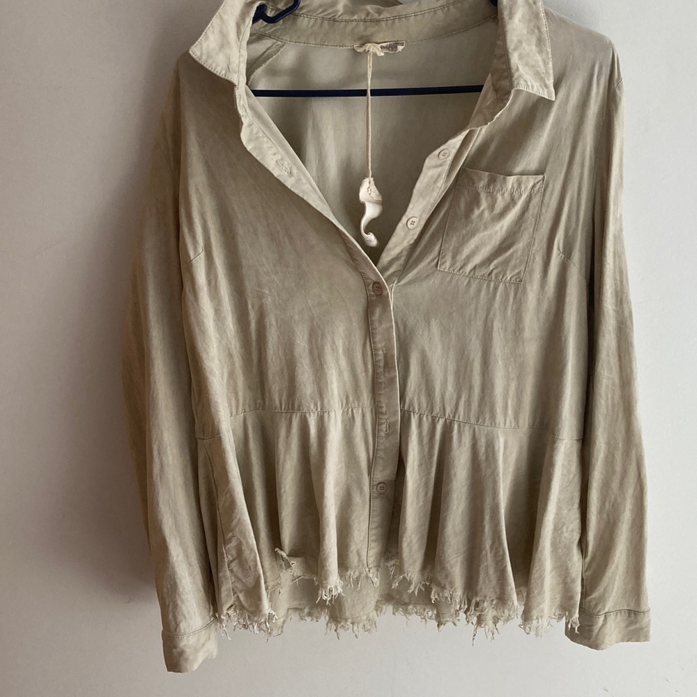 Mystree Beige Button-Down Shirt with Frayed Hem NWT